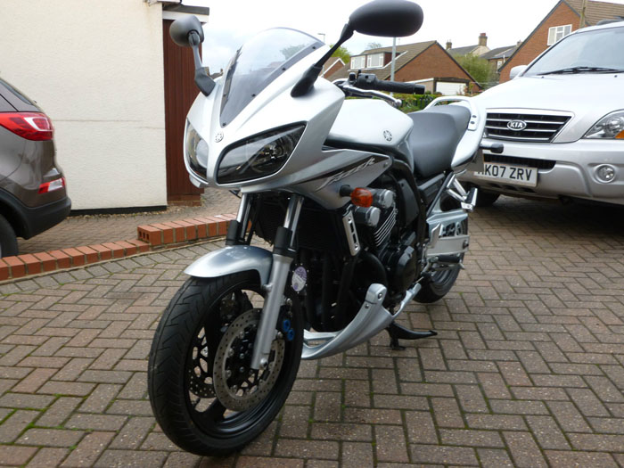 2003 Yamaha FZS 600 Fazer Silver 2