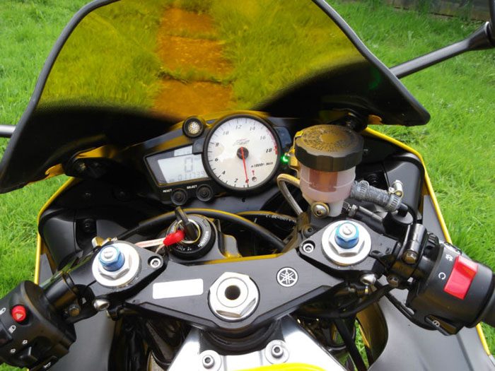 2004 yamaha r6 speedometer