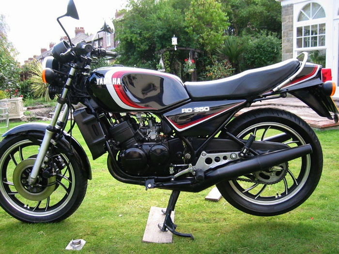 1982 Yamaha RD350LC 2