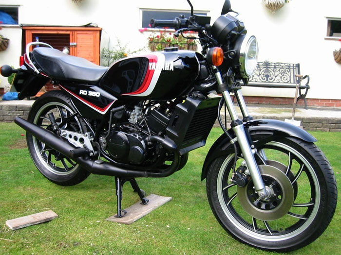 1982 Yamaha RD350LC 3