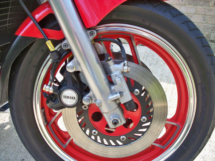 1984 yamaha rzv500r front wheel