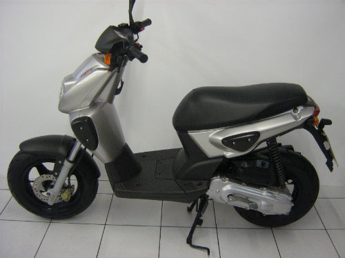 2000 Yamaha EW50 Slider 1