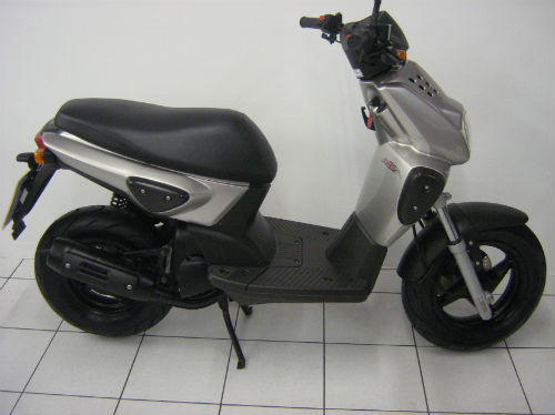 2000 Yamaha EW50 Slider 2