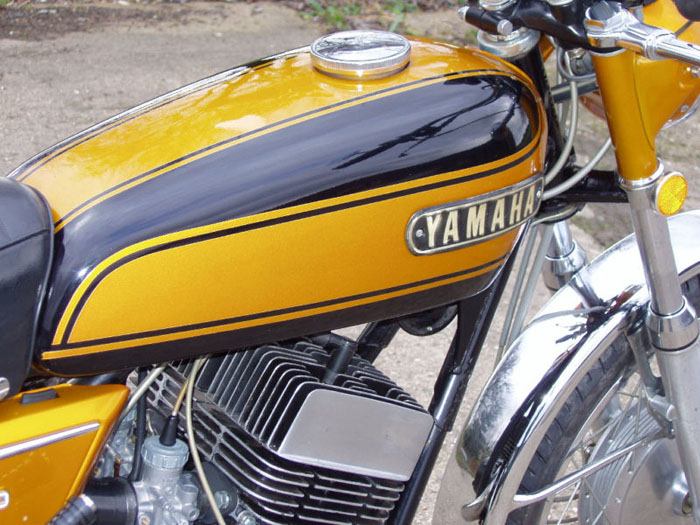 1972 yamaha yds7 tank