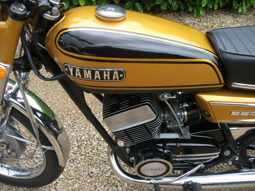 1972 Yamaha YDS7 Tank Engine