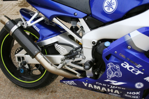 2001 yamaha yzf-r1 blue white rear wheel exhaust