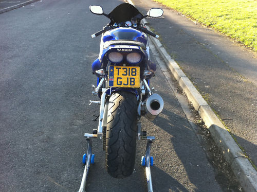 1999 yamaha r6 back