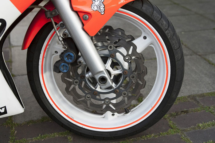 2000 Yamaha R6 YZF Stunning Malboro Race Colours Front Wheel