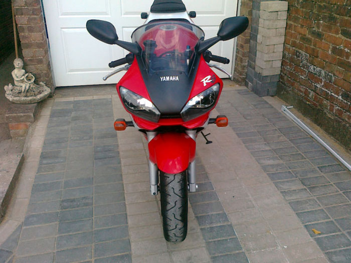 1999 yamaha r6 yzf front